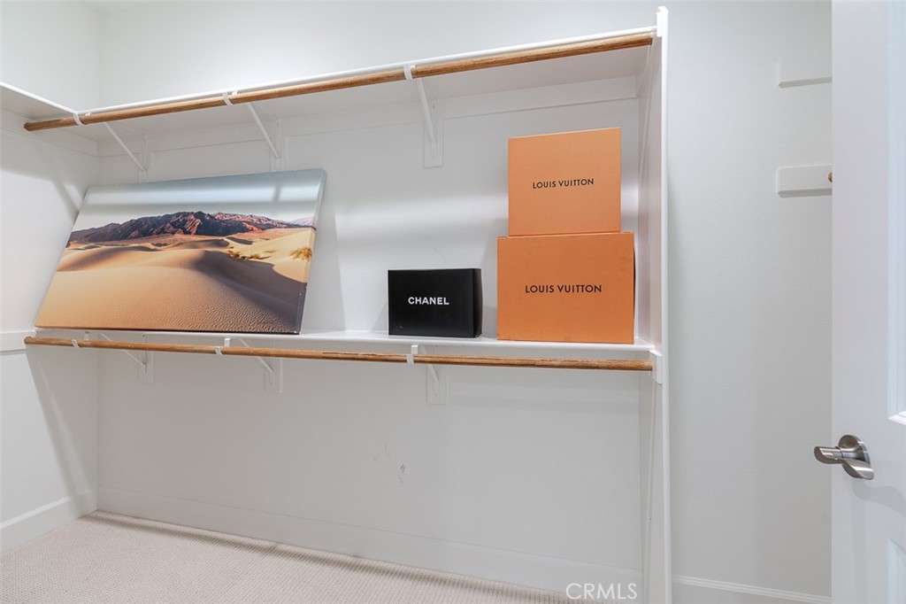 https://media.crmls.org/medias/63d7e82f-3cf2-4d40-82d0-0e476778293d.jpg?preset=X-Large