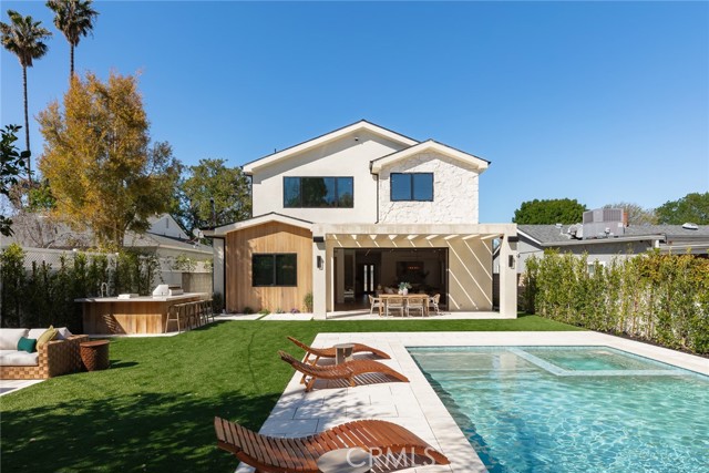 22640 Clarendon Street, Woodland Hills CA: https://media.crmls.org/medias/63d7fe46-d4a7-4f9c-9ba1-b26f7054a1c3.jpg