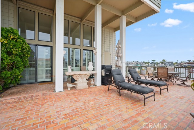 Detail Gallery Image 25 of 25 For 16445 Wimbledon Ln, Huntington Beach,  CA 92649 - 3 Beds | 2/1 Baths