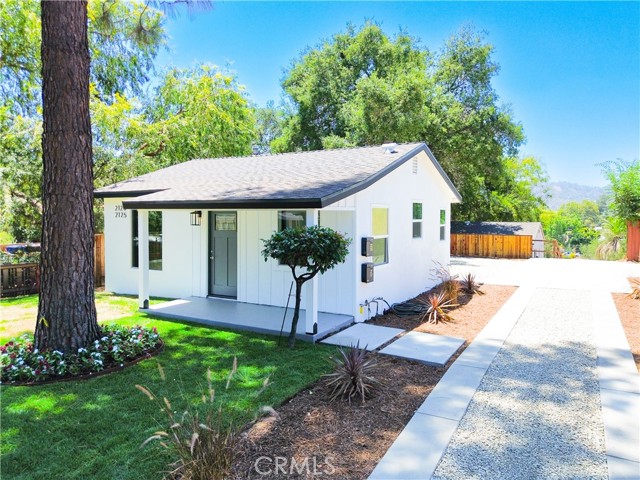 2123 Navarro Avenue, Altadena CA: https://media.crmls.org/medias/63d8885b-f76a-4191-a260-d015561553ce.jpg