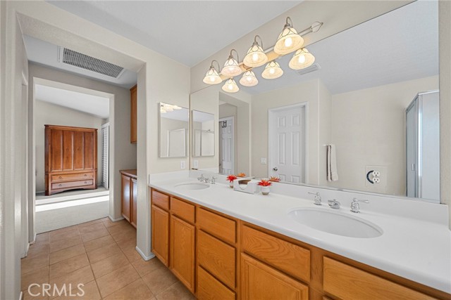 Detail Gallery Image 24 of 45 For 28246 Deer Ct, Canyon Country,  CA 91351 - 4 Beds | 2/1 Baths