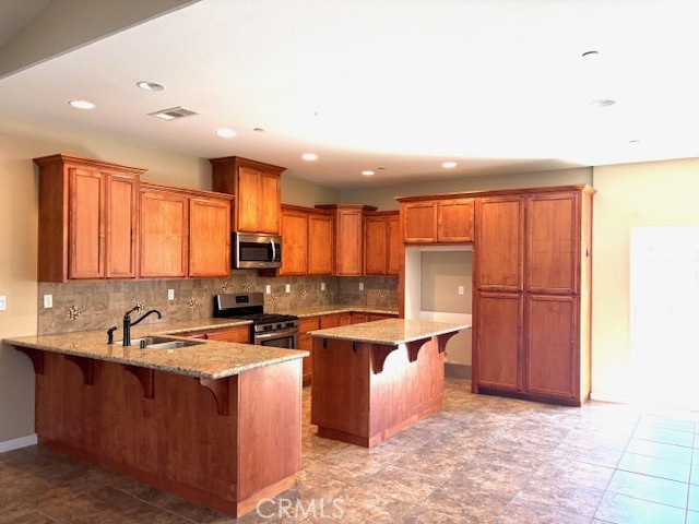 Detail Gallery Image 1 of 14 For 4032 Wood Creek Ct, Merced,  CA 95348 - 4 Beds | 2 Baths