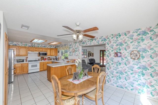 Image 3 of 27 For 19701 Dunsmuir Plaza