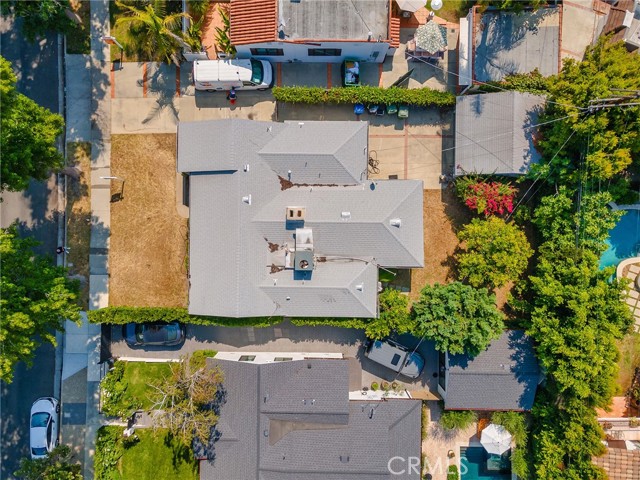 10348 Woodbridge Street, Toluca Lake CA: https://media.crmls.org/medias/63da5900-50a6-42c3-b8dc-8506c5fe5555.jpg