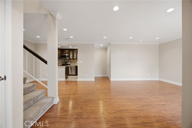 19208 Hamlin Street, 5 photo 29