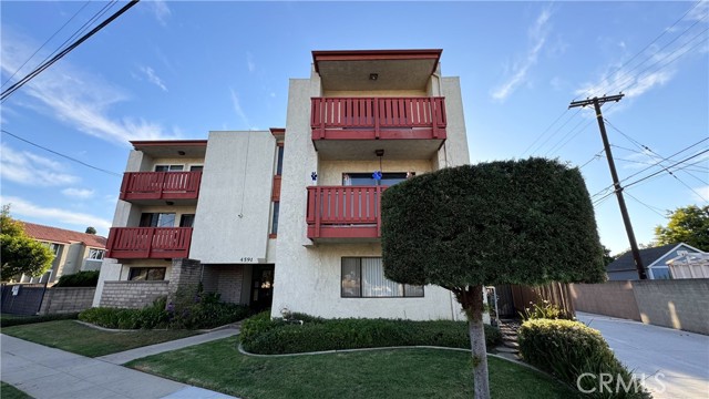 Detail Gallery Image 2 of 29 For 4591 Orange Ave #103,  Long Beach,  CA 90807 - 1 Beds | 1 Baths