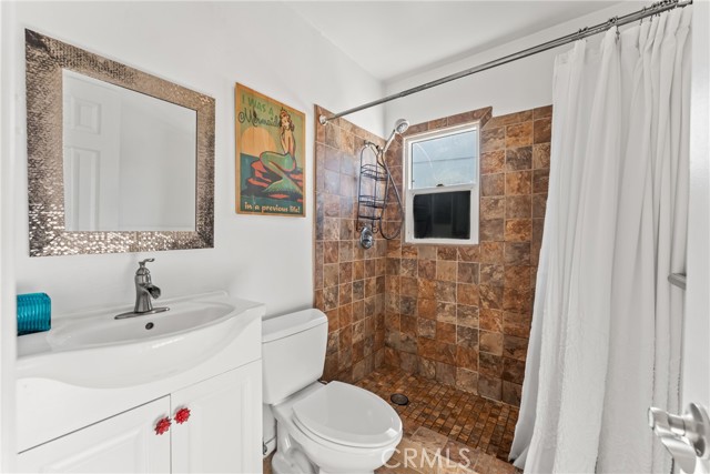 Detail Gallery Image 18 of 40 For 5516 Willowcrest, North Hollywood,  CA 91601 - 3 Beds | 2 Baths