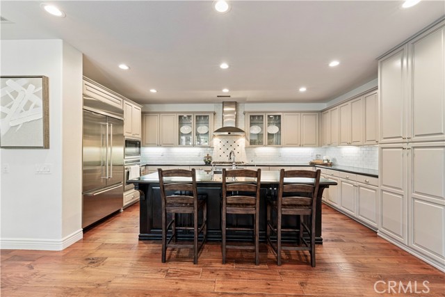 Detail Gallery Image 10 of 50 For 26101 Knoll Ct, Valencia,  CA 91381 - 5 Beds | 3/1 Baths