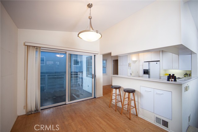 221 33rd Street, Manhattan Beach, California 90266, 3 Bedrooms Bedrooms, ,2 BathroomsBathrooms,Residential,Sold,33rd,NP21229064