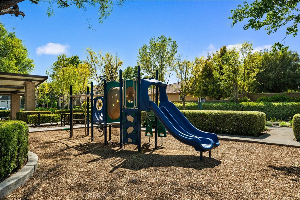 https://media.crmls.org/medias/63db5fda-35f8-4402-88cc-e50b497ae931.jpg?preset=X-Large