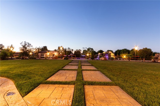 Detail Gallery Image 17 of 75 For 12260 Desert Rose Way, Oak Hills,  CA 92344 - 4 Beds | 4/1 Baths