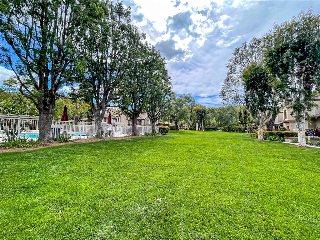 https://media.crmls.org/medias/63dc0c8a-5e4f-4861-889a-110c51c7edbd.jpg?preset=X-Large