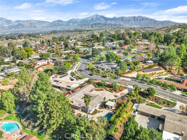 1632 Country Club Drive, Redlands CA: https://media.crmls.org/medias/63dc3974-08b5-4715-835c-a5697d09ada4.jpg