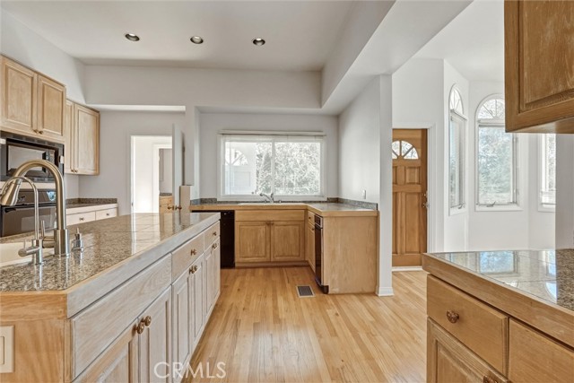 12134 Lawler, Los Angeles CA: https://media.crmls.org/medias/63dc7633-1b9a-44a2-bfa4-2baf3afae0c8.jpg