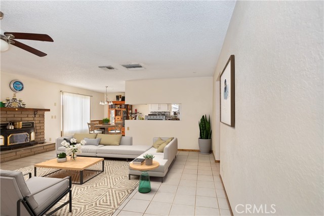 7486 Earhart Avenue, Hesperia CA: https://media.crmls.org/medias/63dc97e9-72be-4df0-9270-3ece3eb066ec.jpg