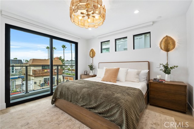 Detail Gallery Image 14 of 38 For 128 39th, Newport Beach,  CA 92663 - – Beds | – Baths