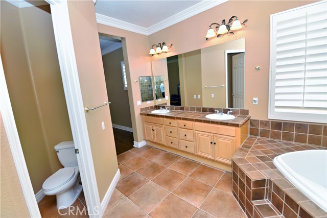 29424 Springside Drive, Menifee CA: https://media.crmls.org/medias/63dd59b3-5b82-4dc8-89c2-682c8b25ec04.jpg