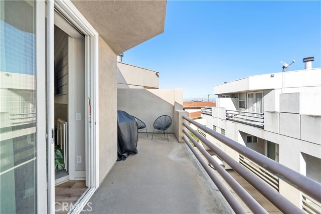 1457 Manhattan Beach Blvd. Boulevard, Manhattan Beach, California 90266, 2 Bedrooms Bedrooms, ,2 BathroomsBathrooms,Residential,Sold,Manhattan Beach Blvd.,SB23025212