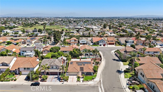 19352 Sailwind Lane, Huntington Beach CA: https://media.crmls.org/medias/63df8470-035a-4d48-bea4-5bc887d61b63.jpg