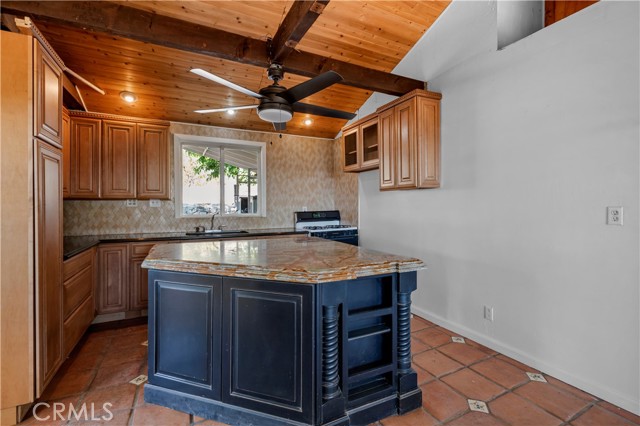 Detail Gallery Image 8 of 42 For 4478 Stuveling St, Phelan,  CA 92371 - 2 Beds | 2 Baths