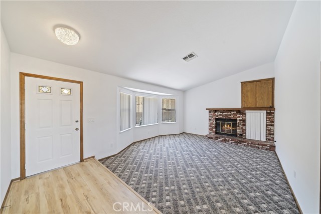 55578 Free Gold Drive, Yucca Valley CA: https://media.crmls.org/medias/63e03383-bead-4715-b4b4-177d5592f714.jpg