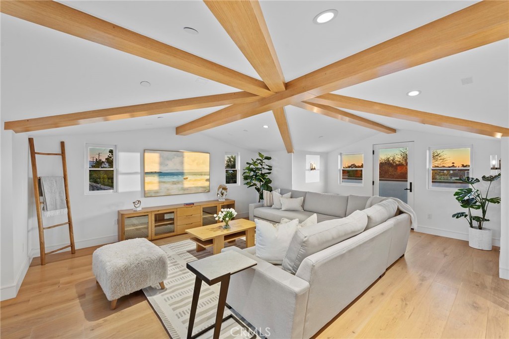 63e03ee2 E470 4757 A9eb C51185c6aaac