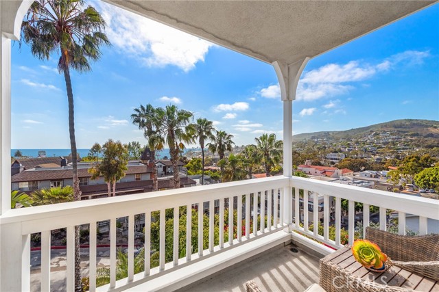 Detail Gallery Image 12 of 27 For 438 3 Rd St, Laguna Beach,  CA 92651 - 4 Beds | 2/1 Baths