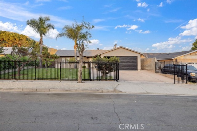 12750 Rajah Street, Sylmar CA: https://media.crmls.org/medias/63e16186-16af-45a5-86f3-4017d6fc603f.jpg