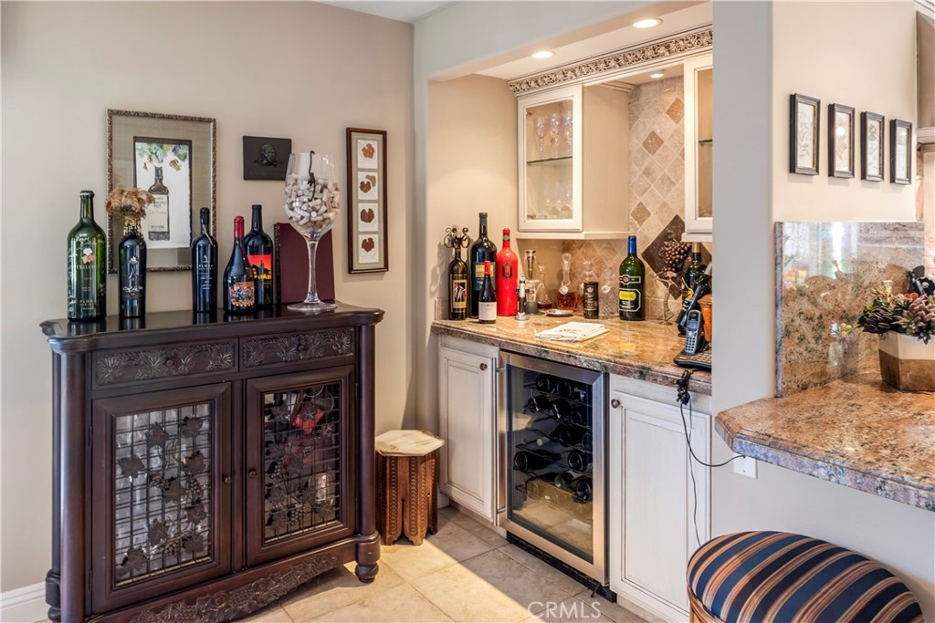 Informal eating room bar.