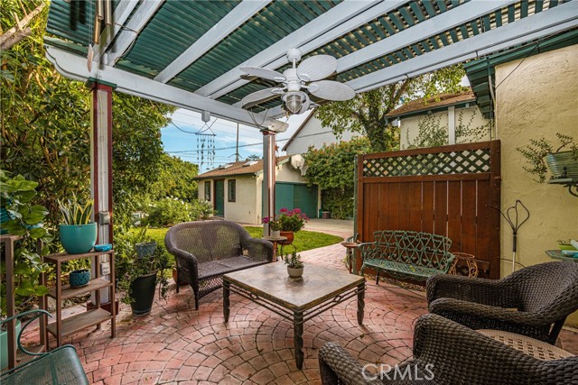 Detail Gallery Image 2 of 36 For 4545 Sunnyside Dr, Riverside,  CA 92506 - 2 Beds | 2 Baths