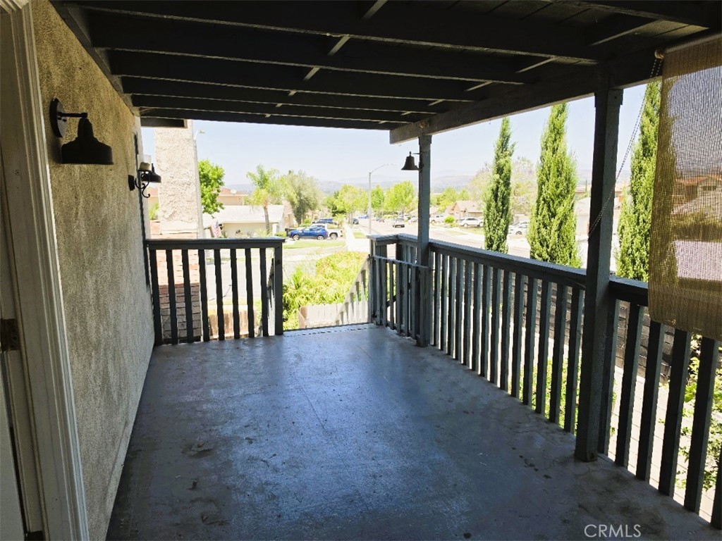 https://media.crmls.org/medias/63e1cec3-7840-4973-b221-8da60f83ff42.jpg?preset=X-Large