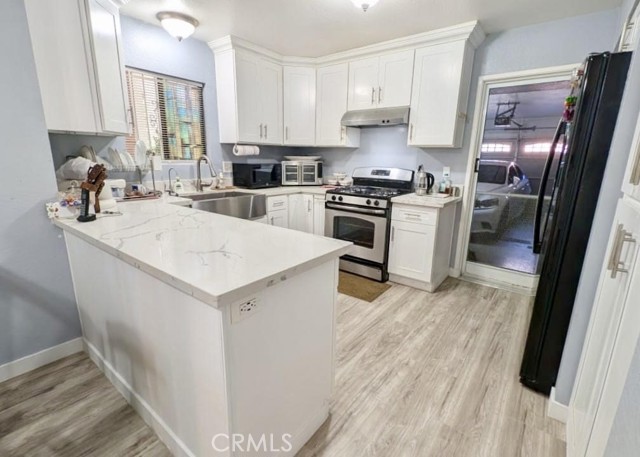 Detail Gallery Image 10 of 26 For 1725 W 3rd St #1,  Santa Ana,  CA 92703 - 3 Beds | 1/1 Baths