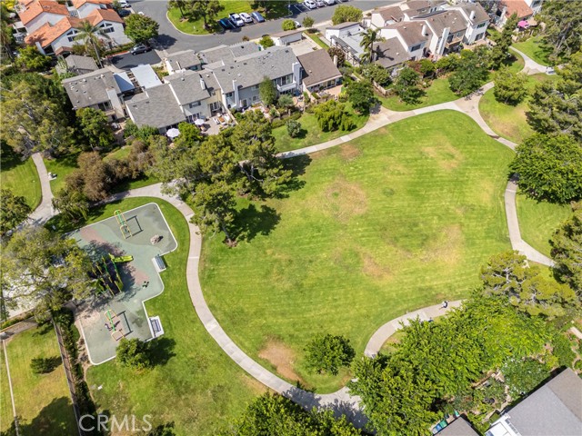 75 Willow Tree Lane, Irvine CA: https://media.crmls.org/medias/63e1fe10-c6ac-4011-9efb-eb4e9b8f4825.jpg