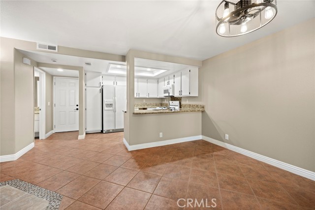 Detail Gallery Image 9 of 31 For 6525 E Camino Vt, Anaheim,  CA 92807 - 4 Beds | 2/1 Baths