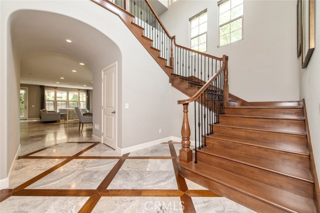 Detail Gallery Image 4 of 42 For 120 Tomato Springs, Irvine,  CA 92618 - 4 Beds | 3/1 Baths