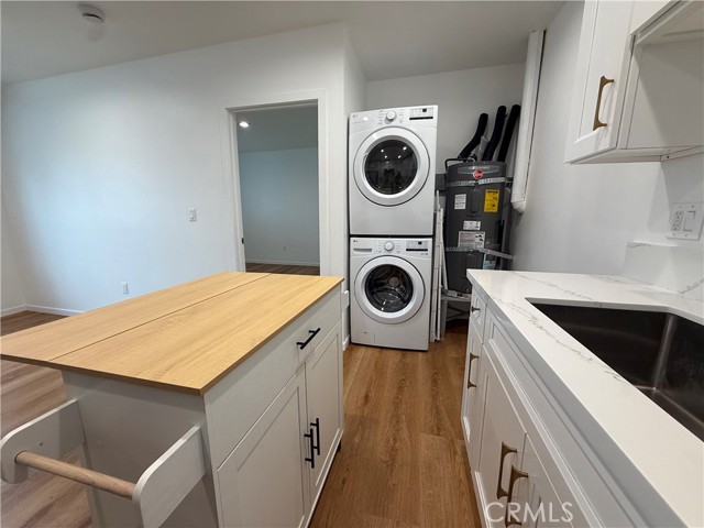 Detail Gallery Image 8 of 14 For 6440 Jumilla #1/2,  Woodland Hills,  CA 91367 - 1 Beds | 1 Baths