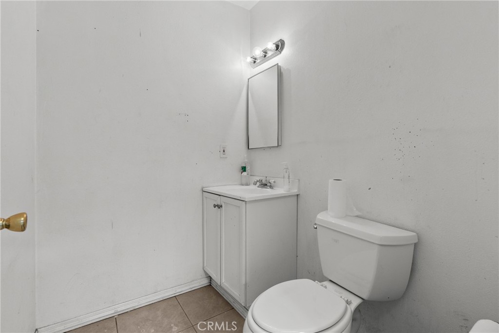 https://media.crmls.org/medias/63e4588d-3052-47a4-844d-7b5a8247255b.jpg?preset=X-Large
