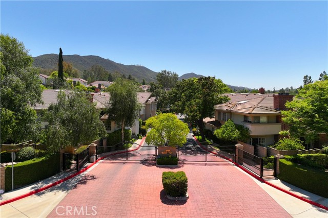 7 Greenmeadow Drive, Newbury Park CA: https://media.crmls.org/medias/63e4dea6-4f8a-4e45-b703-727e7b25be39.jpg