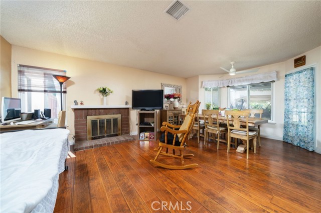 2341 N Palm Avenue, Rialto CA: https://media.crmls.org/medias/63e50cdb-1abe-406b-9779-61f6214fb8e6.jpg