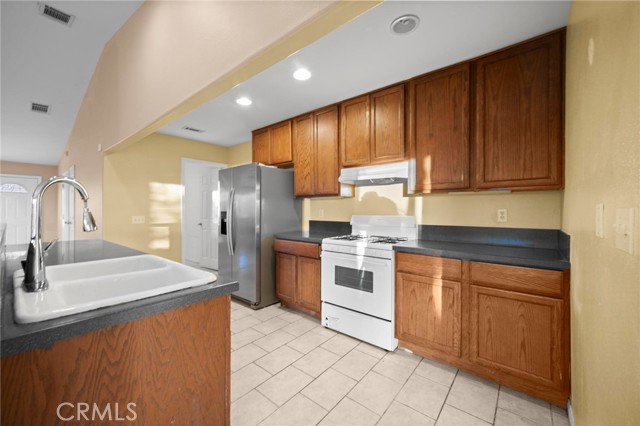 Detail Gallery Image 6 of 25 For 67619 Tunitas Rd, Desert Hot Springs,  CA 92240 - 3 Beds | 2 Baths