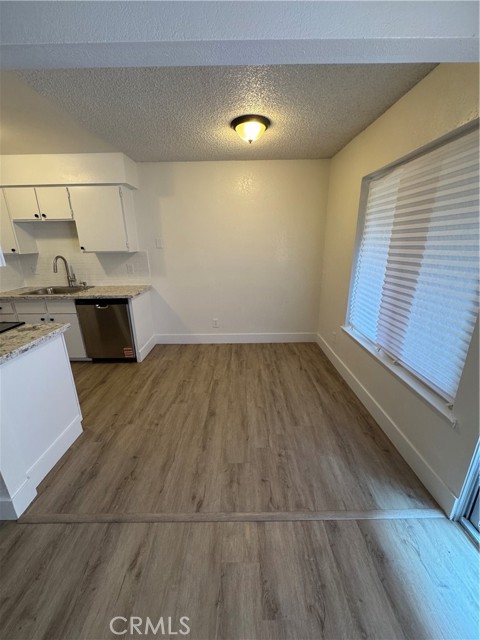 1550 Ashlan, Fresno CA: https://media.crmls.org/medias/63e58a20-d13f-4bf2-bdbc-6096bd00b529.jpg