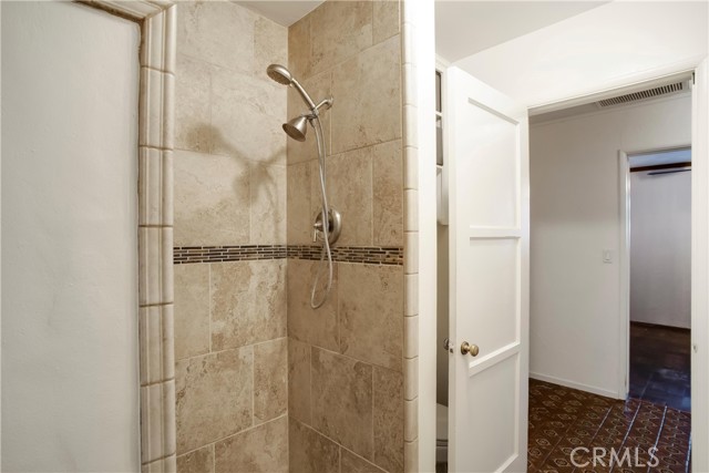 8666 Keokuk Avenue, Winnetka CA: https://media.crmls.org/medias/63e59a56-7f6d-44ae-997e-8efbcd3d01a3.jpg
