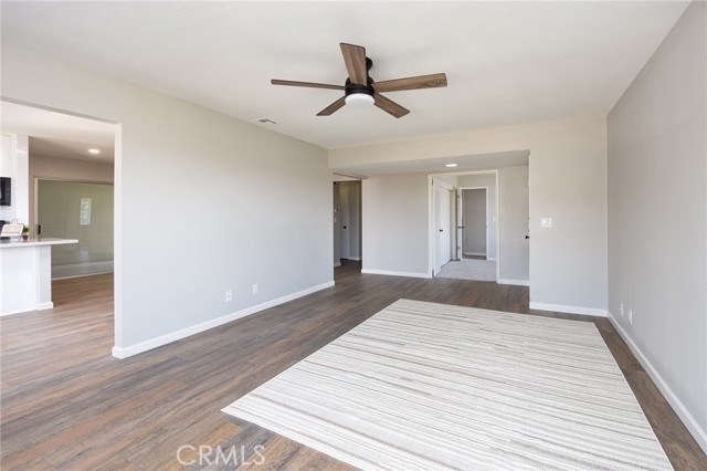15195 Kingsway Drive, Lake Elsinore CA: https://media.crmls.org/medias/63e5fe5a-98b7-40fb-98b1-4f19ed284a46.jpg