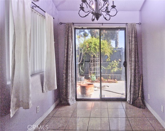 601 S Newhope Street, Santa Ana CA: https://media.crmls.org/medias/63e6092d-0e42-44b5-b381-1b7eab325822.jpg