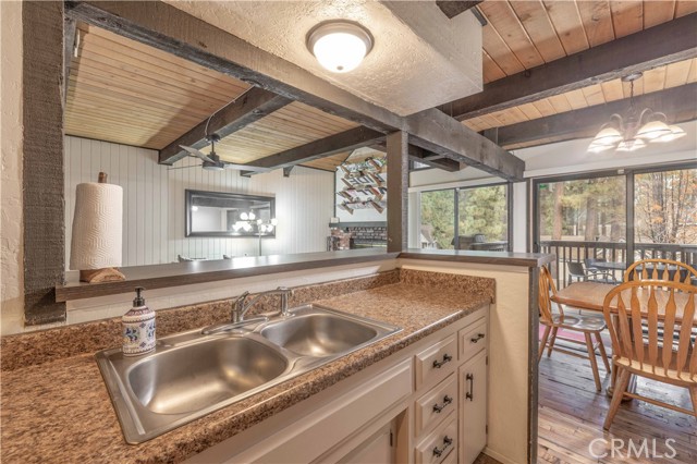 Detail Gallery Image 9 of 25 For 41935 Switzerland Dr #36,  Big Bear Lake,  CA 92315 - 2 Beds | 2 Baths