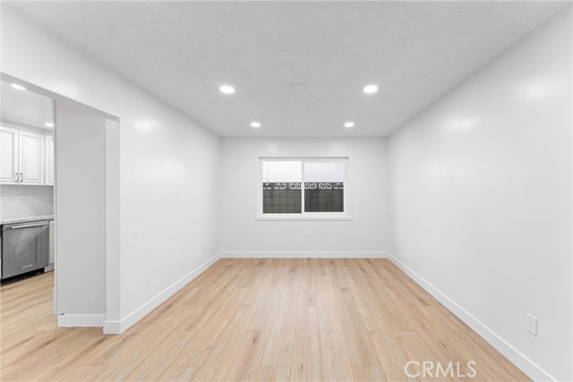 Image 8 of 26 For 8065 Ring Street