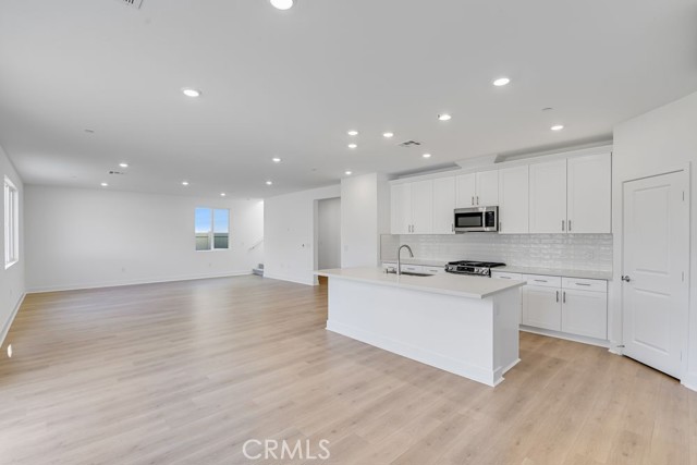 Detail Gallery Image 3 of 21 For 34610 Clementine St, French Valley,  CA 92596 - 5 Beds | 3 Baths