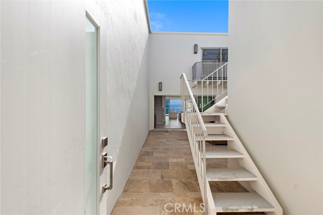 Detail Gallery Image 7 of 67 For 11770 Pacific Coast #N,  Malibu,  CA 90265 - 3 Beds | 3/1 Baths