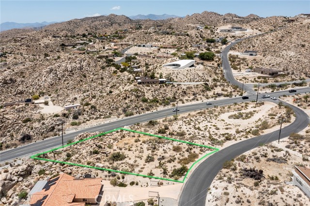 57333 Buena Suerte Road, Yucca Valley CA: https://media.crmls.org/medias/63e7c97c-486d-4132-b966-b2b4e9dce514.jpg
