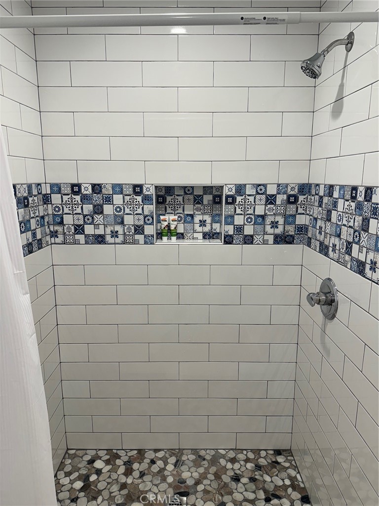 https://media.crmls.org/medias/63e8f970-8d38-453e-952b-f56bc117c8c0.jpg?preset=X-Large